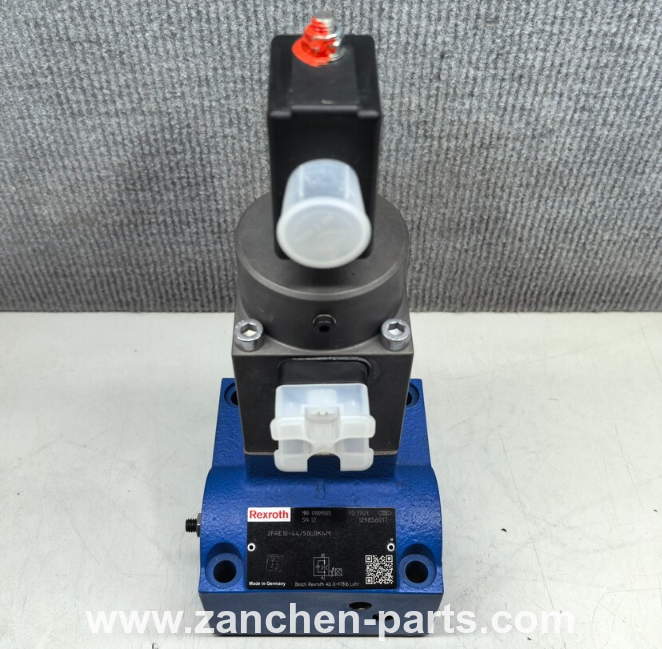 Rexroth R900915815 Flow Control Valve 2FRE10-44/50LBK4M
